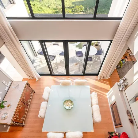 Modern Excellence With Pool Alcabideche